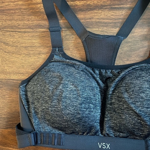 Victoria’s Secret VSX Adjustable Sports Bra 34B - Picture 3 of 7
